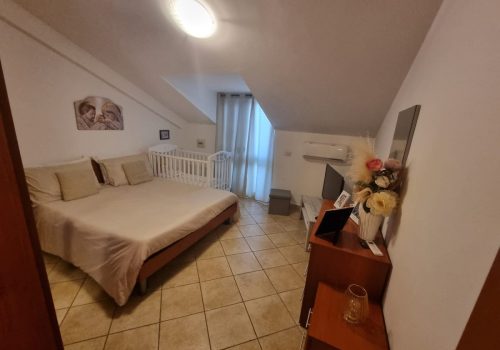 9b5ef7a69a5546eda3601d356bbb56e3